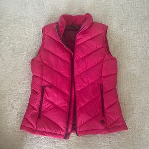 Mountain hardwear puffer vest. Women’s size medium.